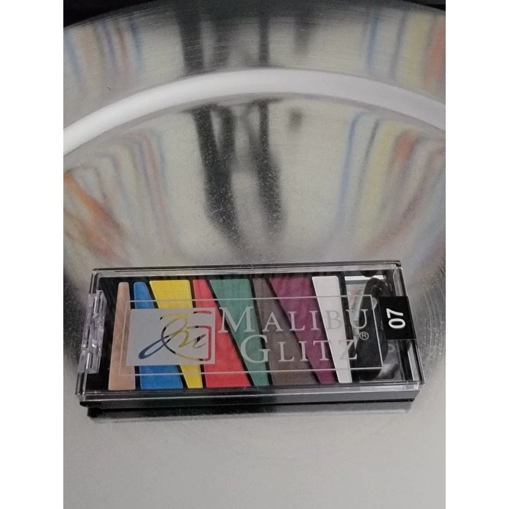 Malibu Glitz Eyeshadow Palette Shades Nos 05 06 07 08 Multicolor New 4 5.00 each